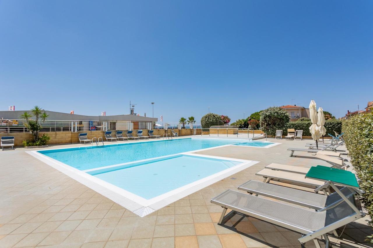 La Casa Del Sole - Appartamento Con Piscina Frontemare A Pochi Minuti Da Oristano Torre Grande Ngoại thất bức ảnh